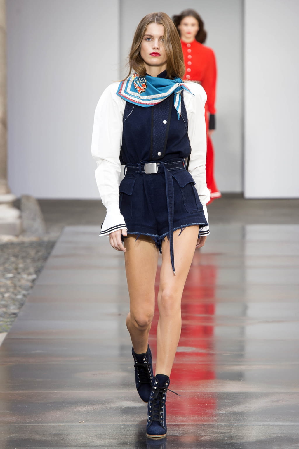 Fashion Week Milan Spring/Summer 2018 look 2 from the Philosophy di Lorenzo Serafini collection womenswear
