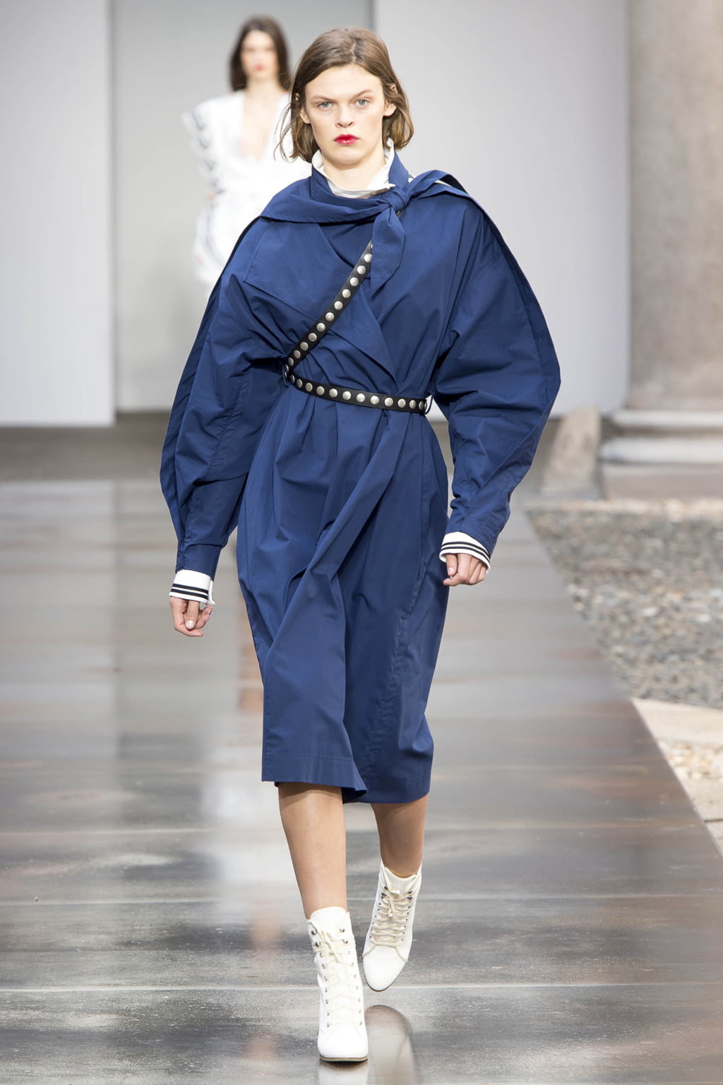 Fashion Week Milan Spring/Summer 2018 look 4 from the Philosophy di Lorenzo Serafini collection womenswear