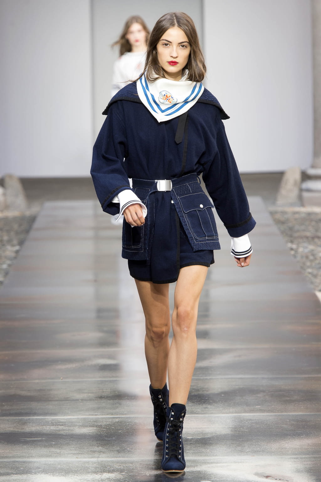 Fashion Week Milan Spring/Summer 2018 look 6 de la collection Philosophy di Lorenzo Serafini womenswear
