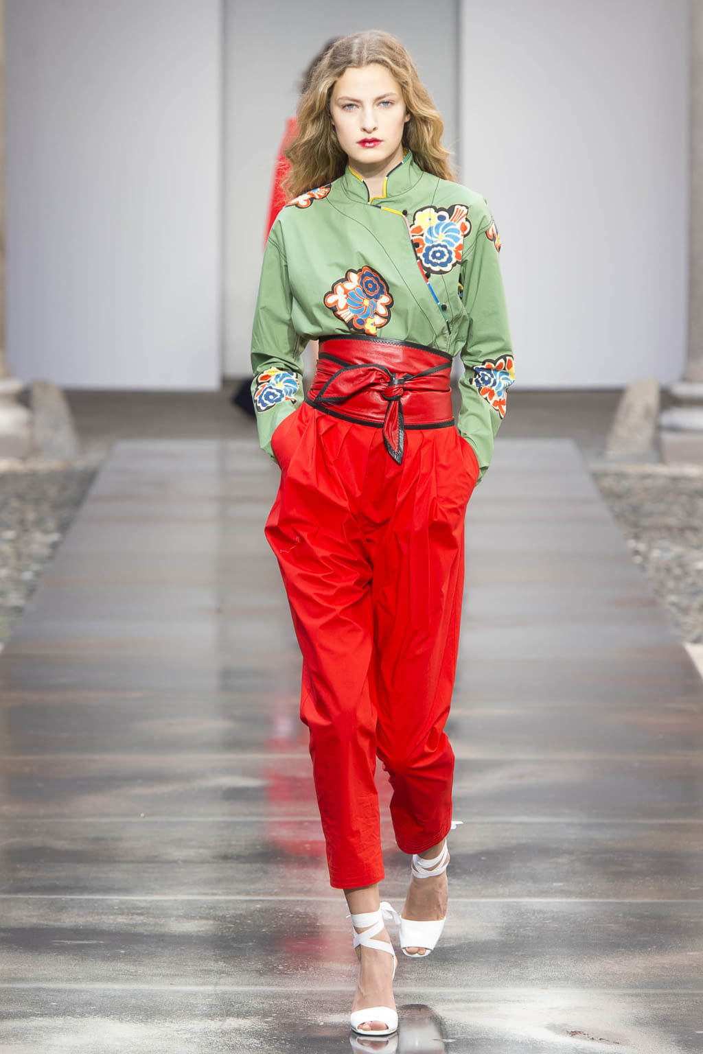 Fashion Week Milan Spring/Summer 2018 look 11 from the Philosophy di Lorenzo Serafini collection womenswear