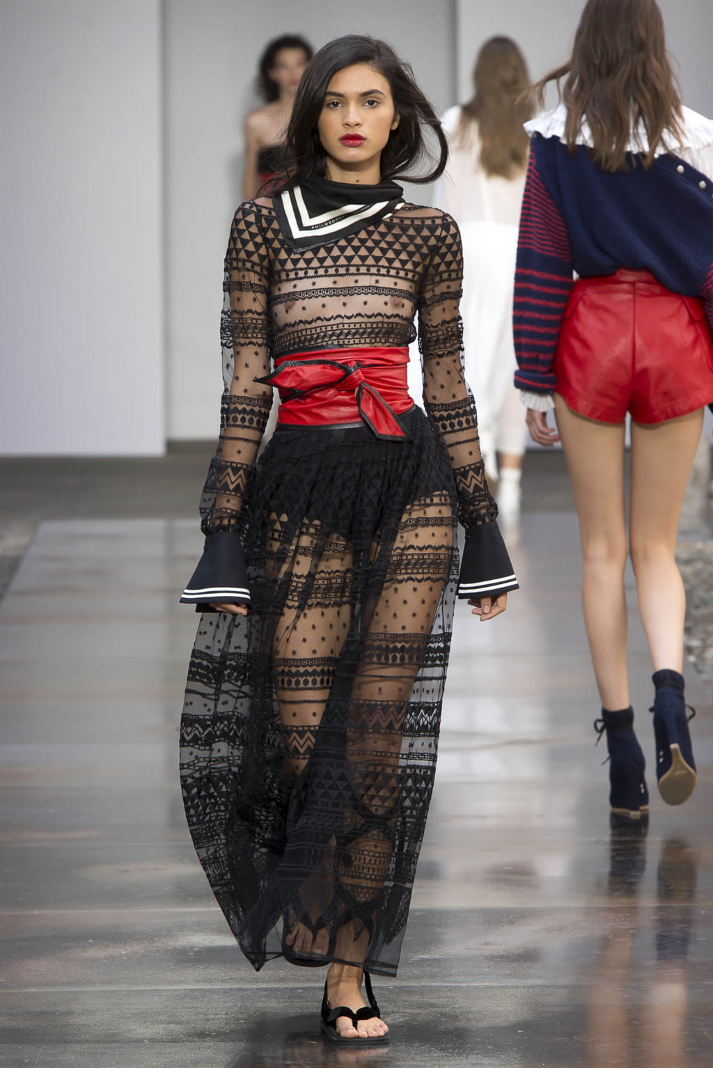 Fashion Week Milan Spring/Summer 2018 look 40 from the Philosophy di Lorenzo Serafini collection womenswear