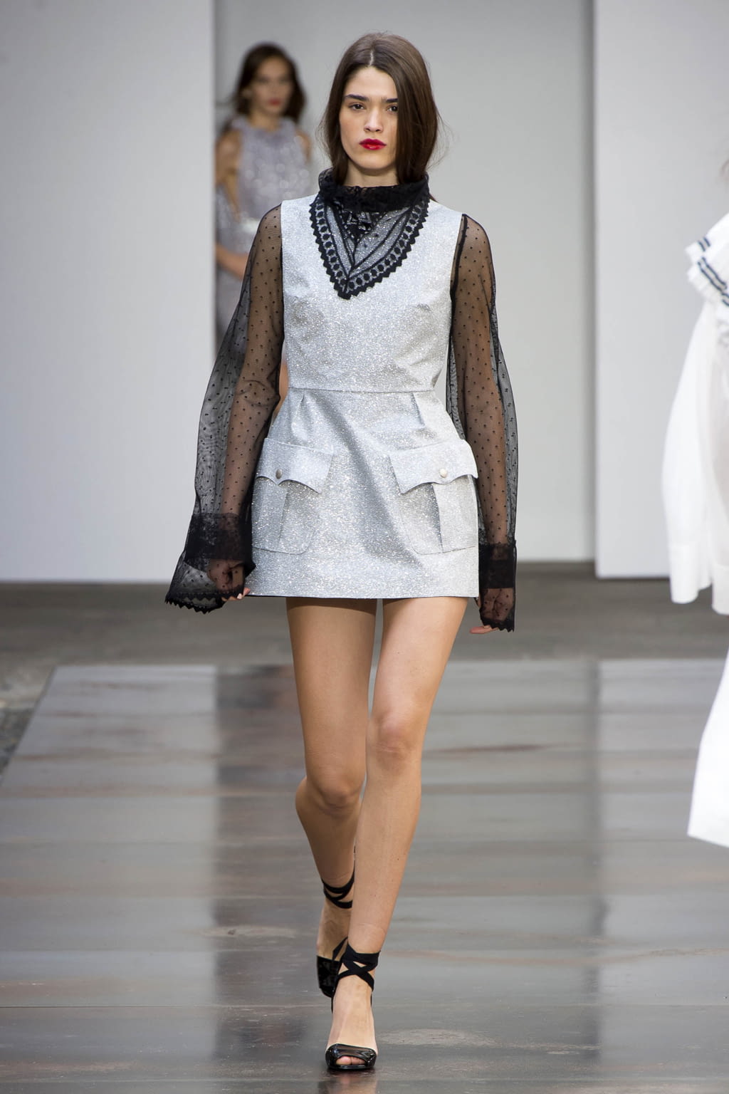 Fashion Week Milan Spring/Summer 2018 look 44 from the Philosophy di Lorenzo Serafini collection womenswear