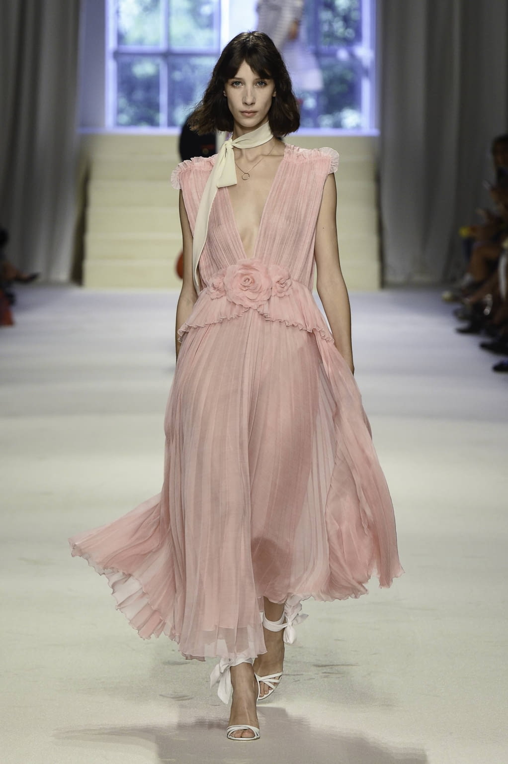 Fashion Week Milan Spring/Summer 2020 look 6 from the Philosophy di Lorenzo Serafini collection 女装