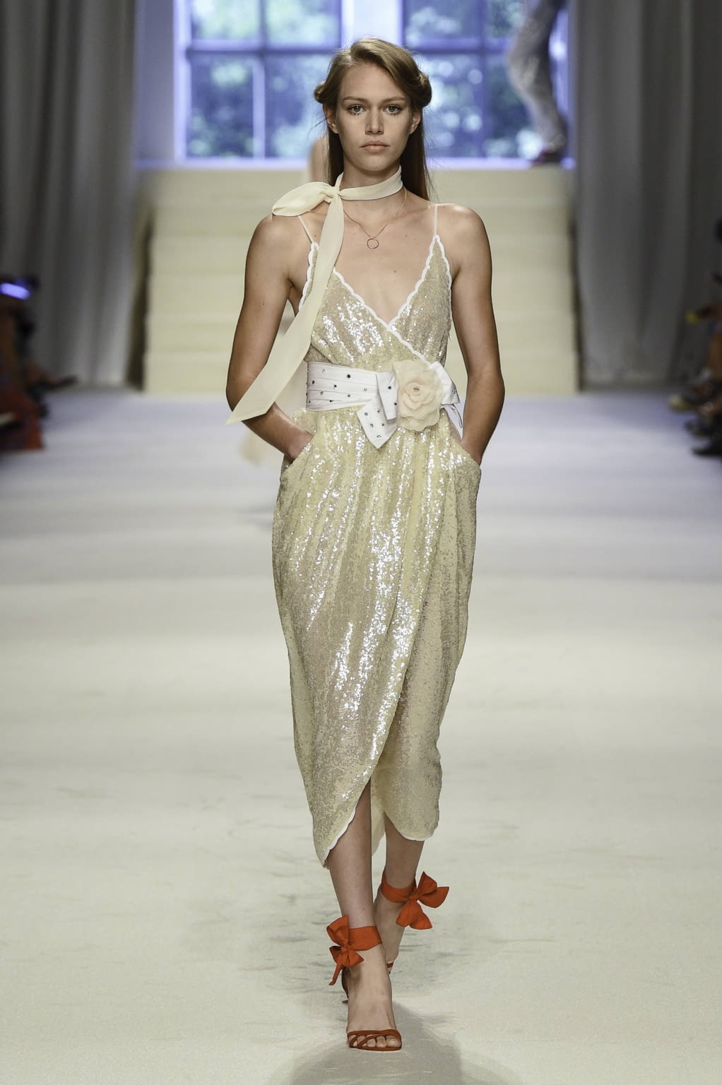 Fashion Week Milan Spring/Summer 2020 look 27 from the Philosophy di Lorenzo Serafini collection womenswear