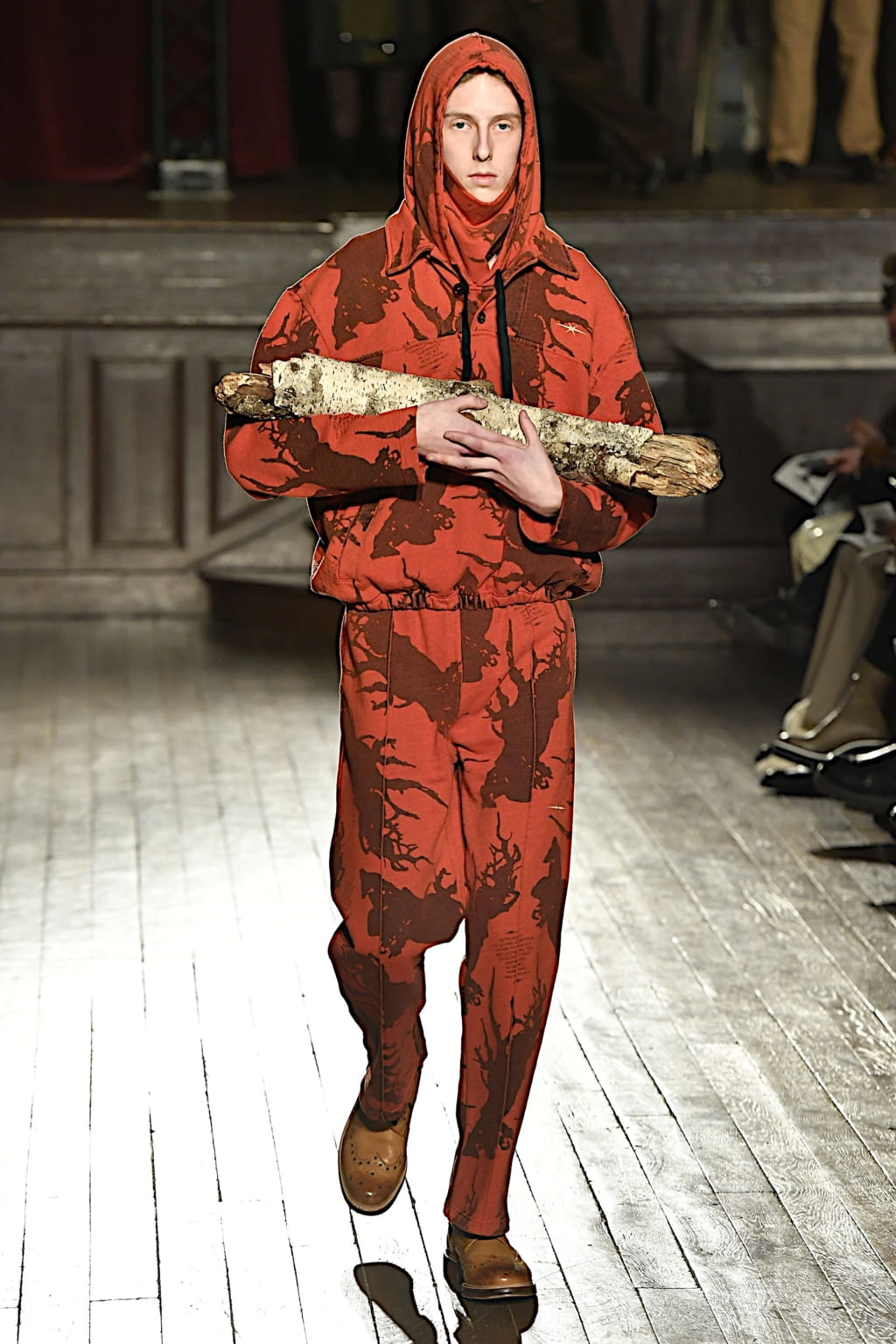 Fashion Week Paris Fall/Winter 2020 look 21 from the PHIPPS collection menswear