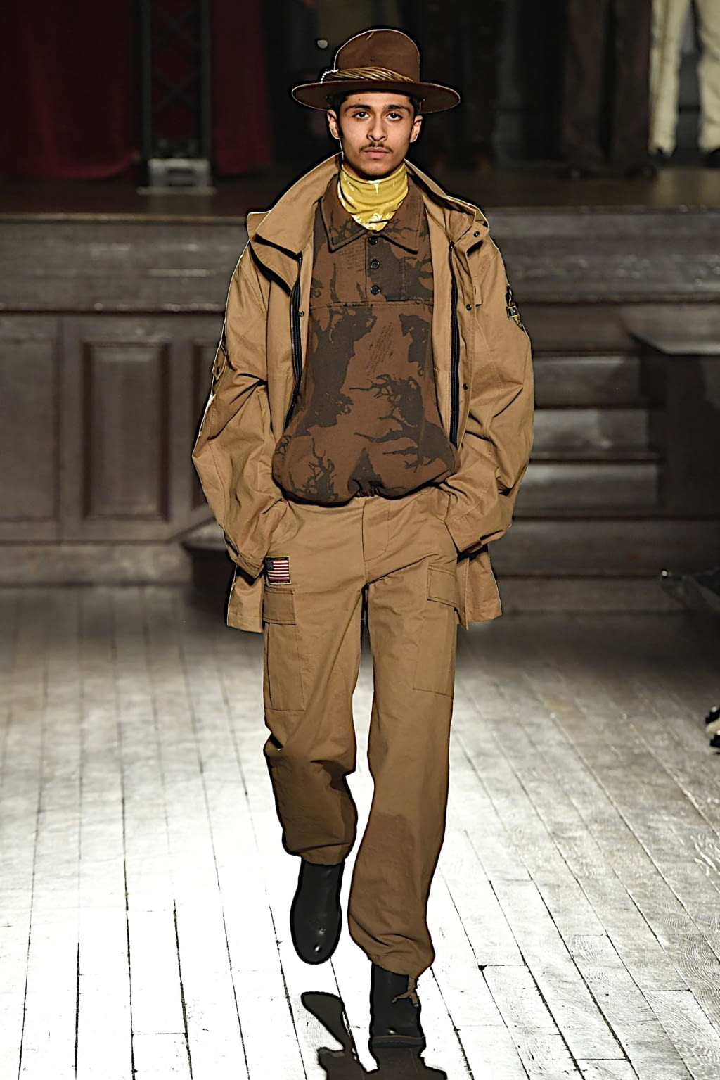 Fashion Week Paris Fall/Winter 2020 look 23 from the PHIPPS collection menswear