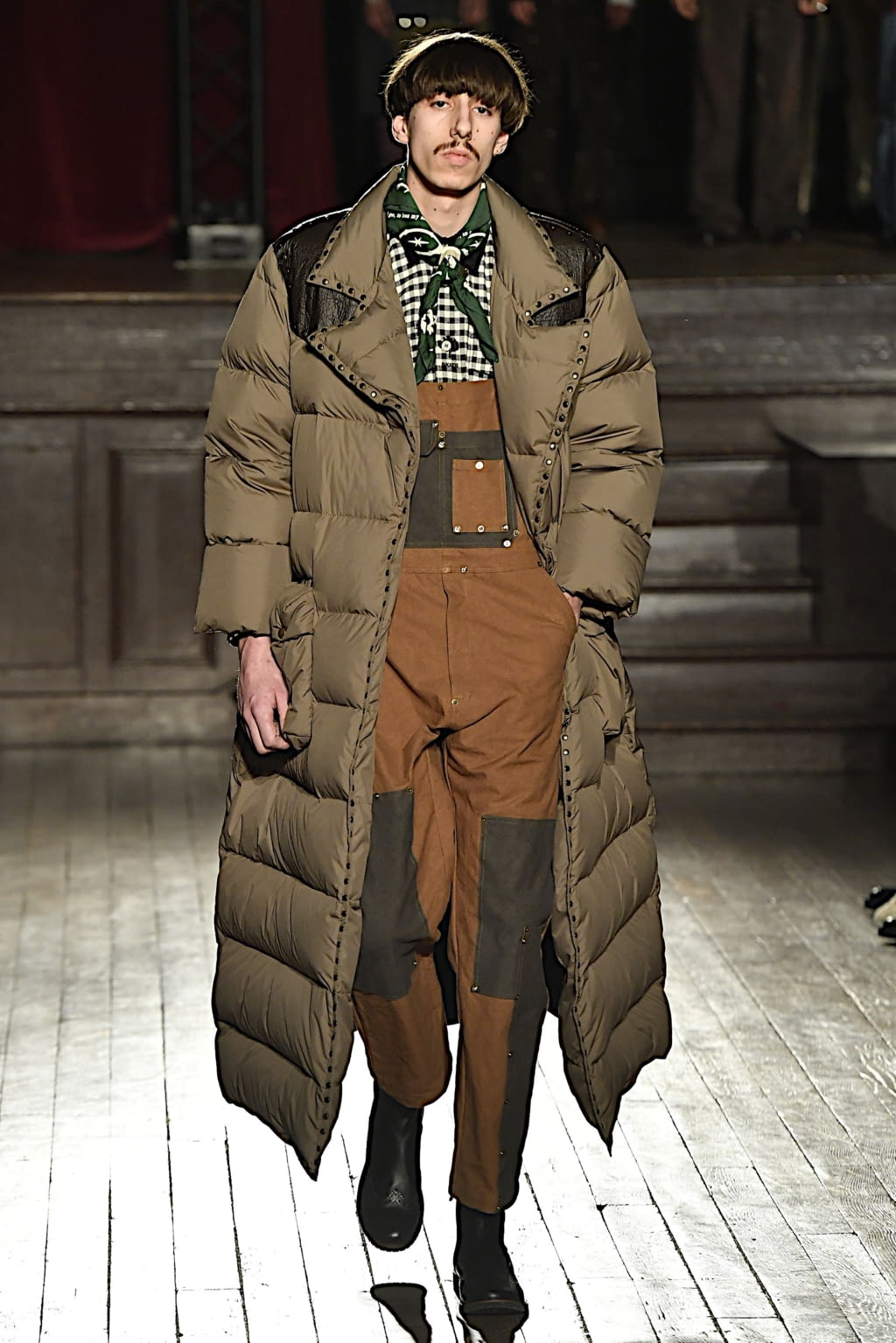 Fashion Week Paris Fall/Winter 2020 look 16 from the PHIPPS collection 男装