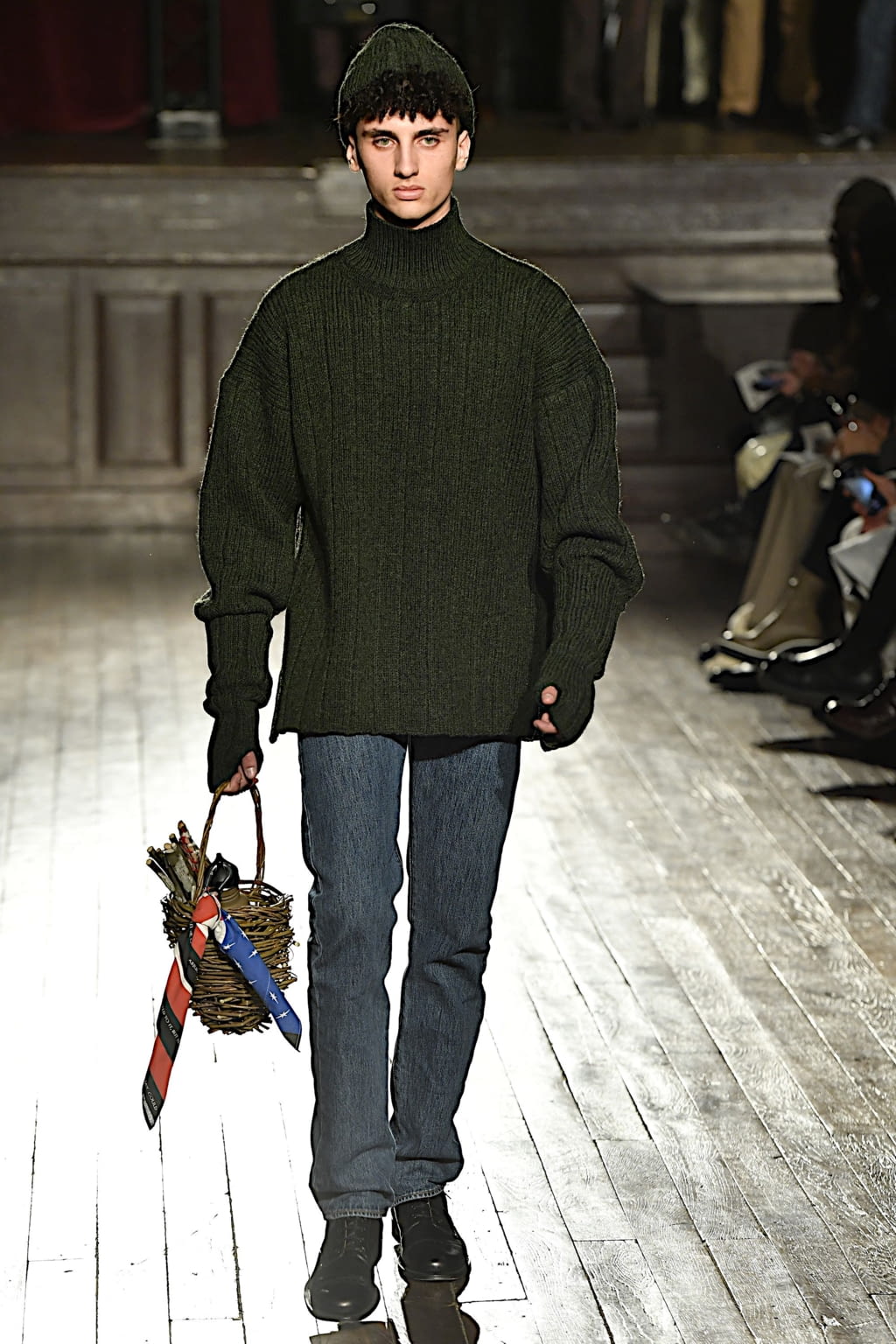 Fashion Week Paris Fall/Winter 2020 look 18 from the PHIPPS collection menswear