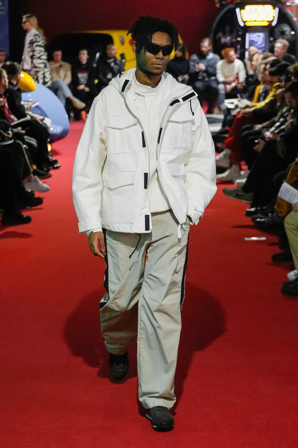 Fashion Week Paris Fall/Winter 2019 look 10 from the PHIPPS collection menswear