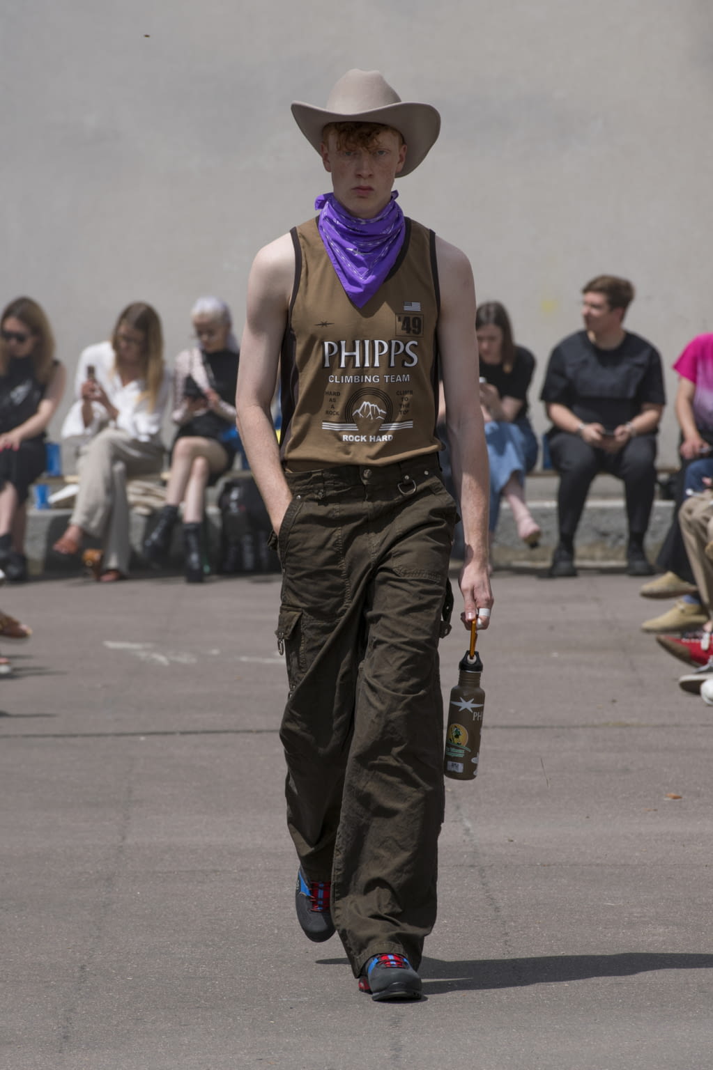 Fashion Week Paris Spring/Summer 2020 look 1 from the PHIPPS collection 男装