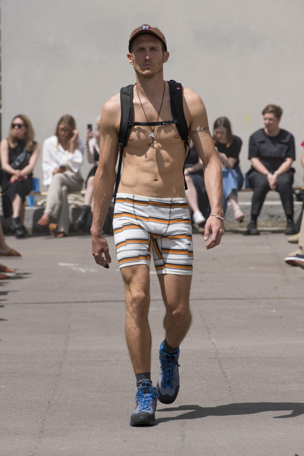 Fashion Week Paris Spring/Summer 2020 look 4 from the PHIPPS collection 男装