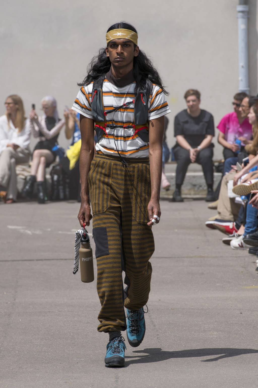 Fashion Week Paris Spring/Summer 2020 look 6 from the PHIPPS collection menswear