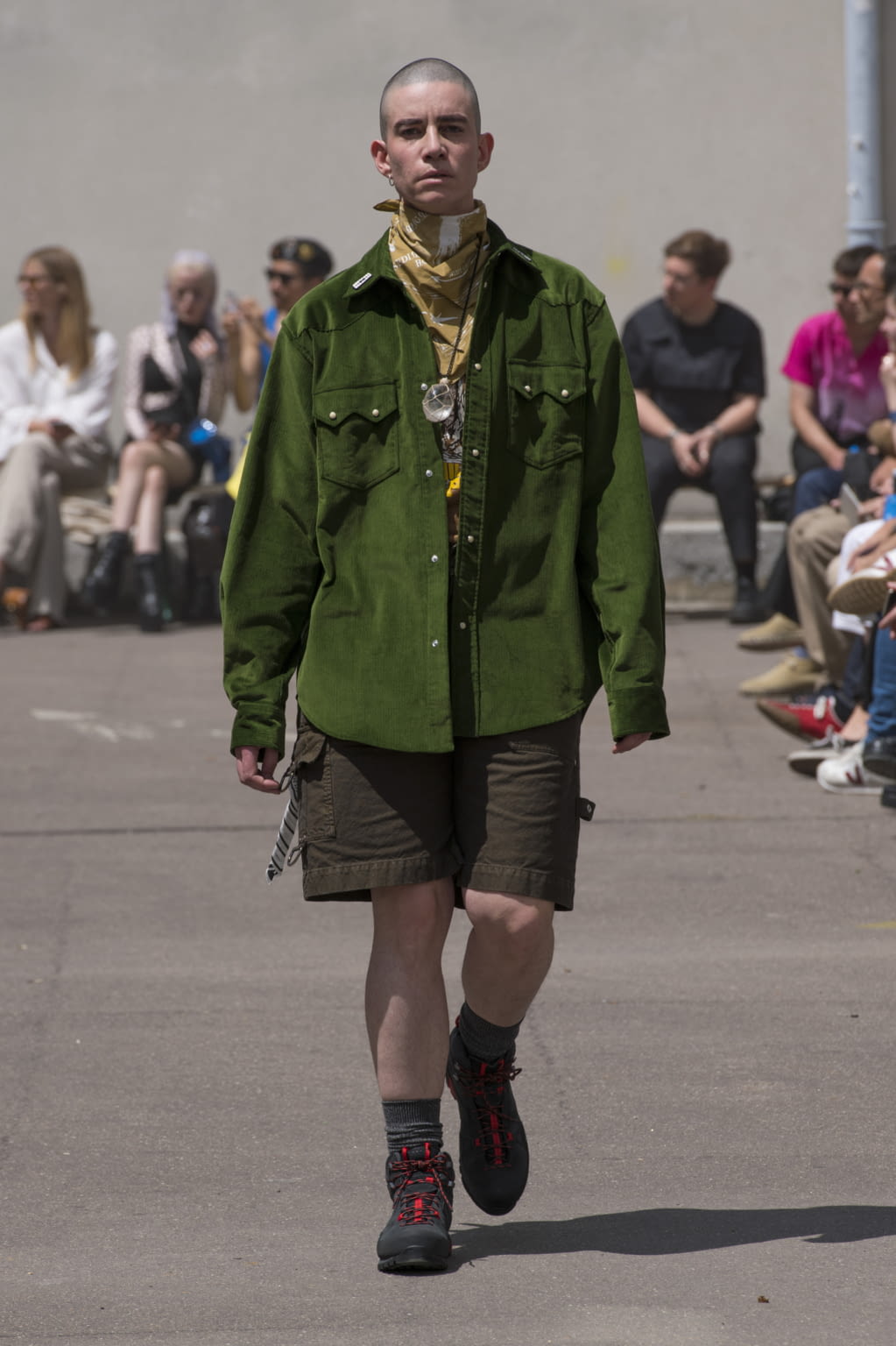 Fashion Week Paris Spring/Summer 2020 look 7 from the PHIPPS collection menswear