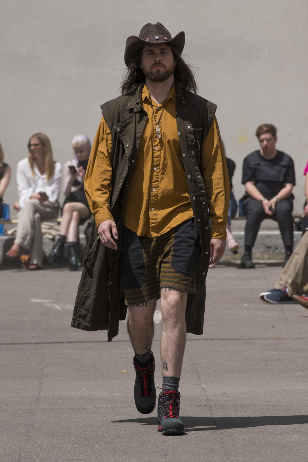Fashion Week Paris Spring/Summer 2020 look 9 from the PHIPPS collection 男装
