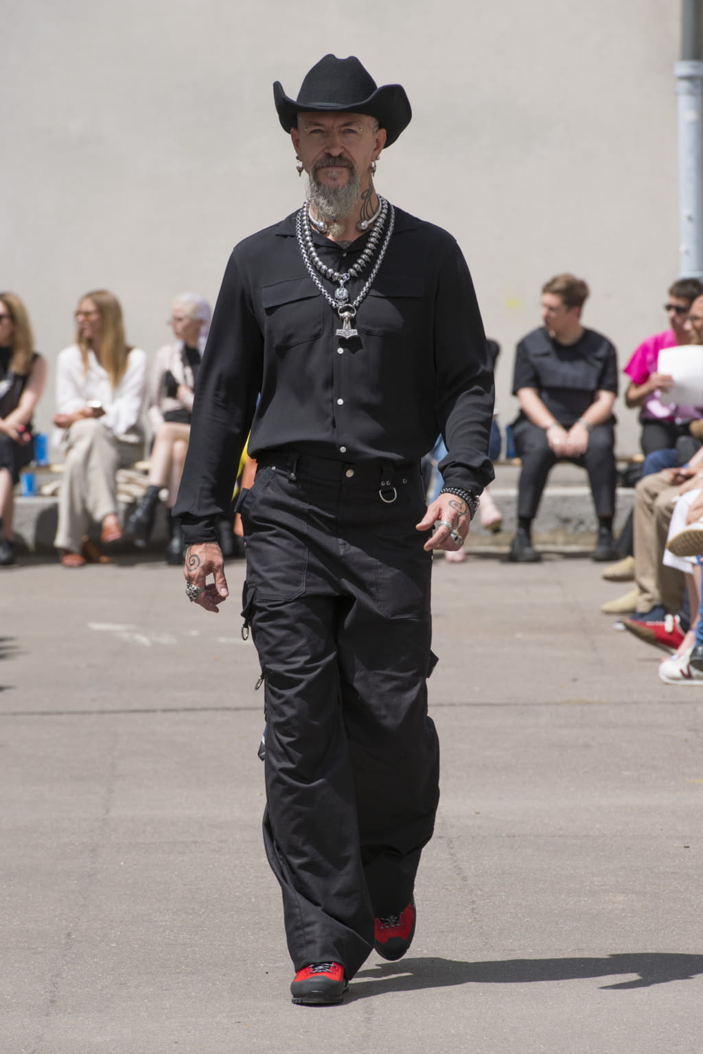 Fashion Week Paris Spring/Summer 2020 look 25 from the PHIPPS collection 男装