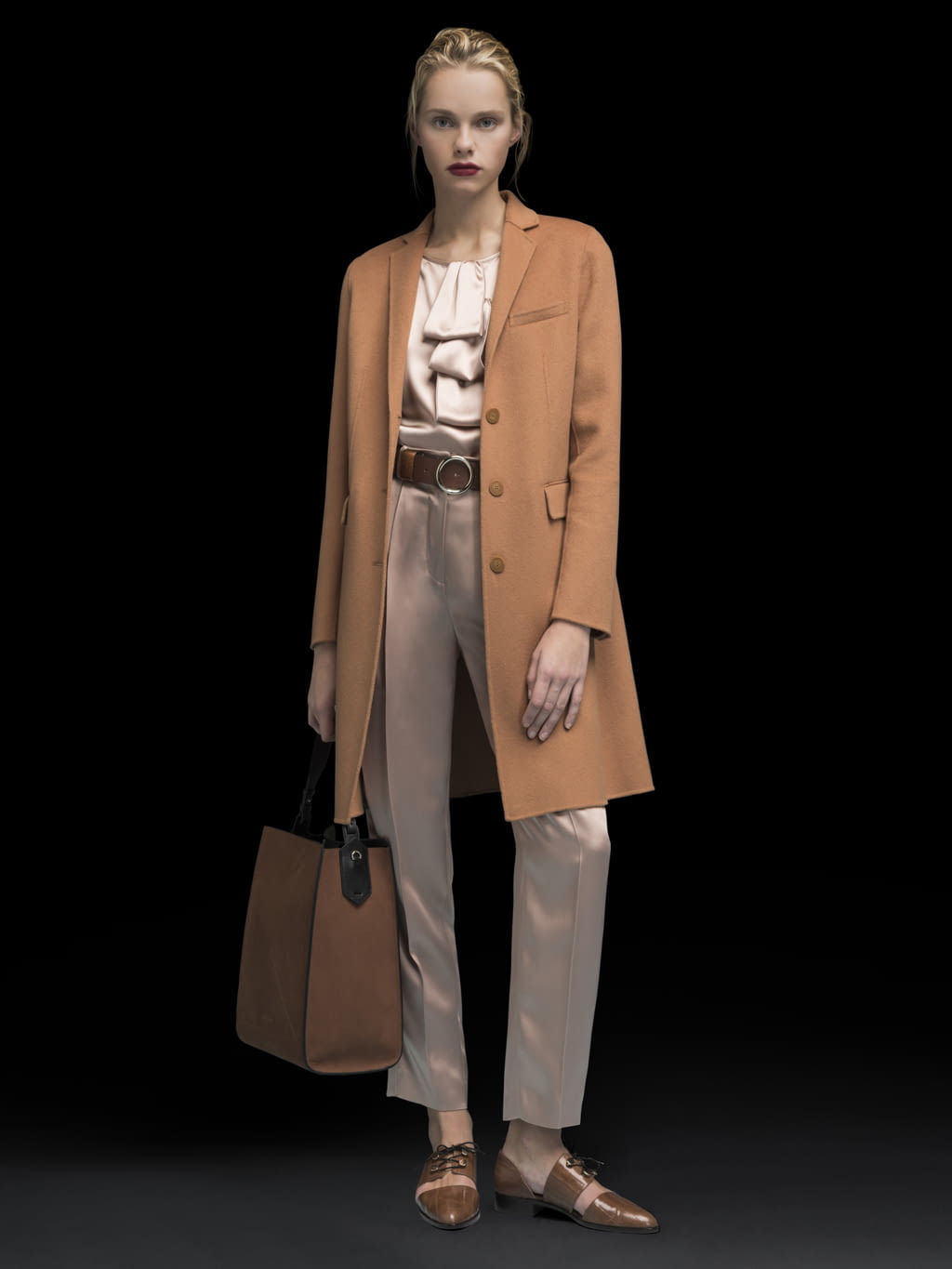 Fashion Week London Pre-Fall 2018 look 17 from the Emporio Armani collection 女装