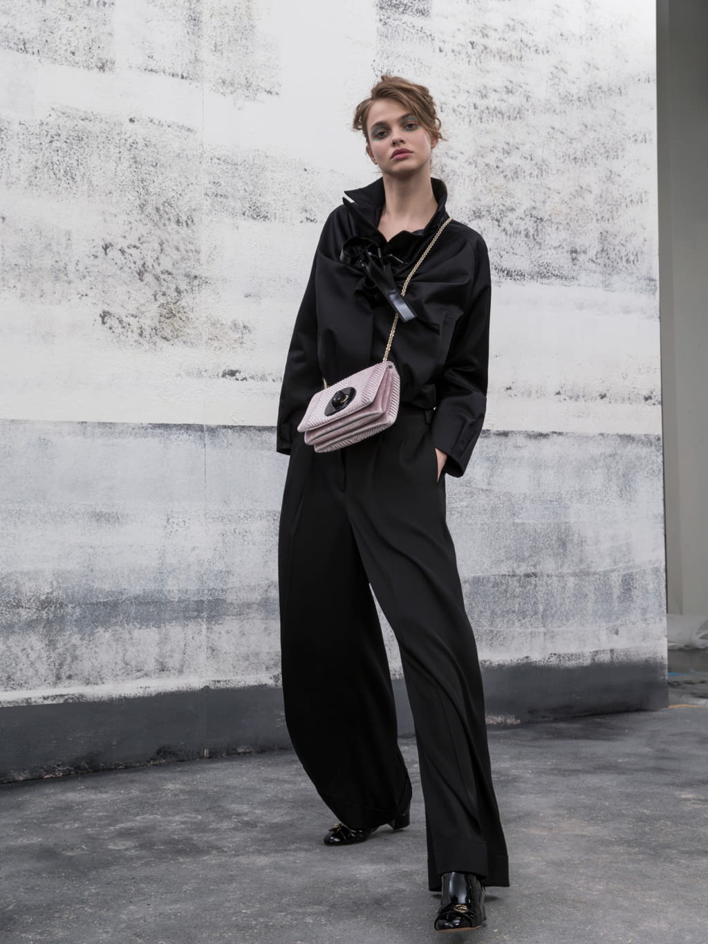 Fashion Week Milan Resort 2019 look 22 from the Giorgio Armani collection 女装