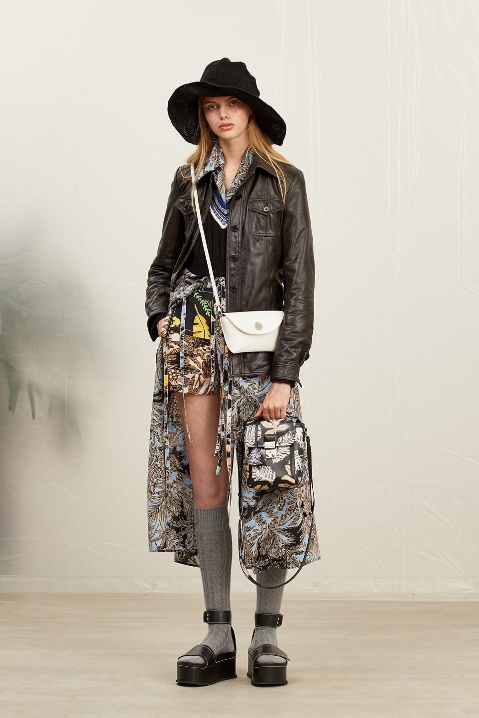Fashion Week New York Resort 2019 look 13 from the 3.1 Phillip Lim collection 女装