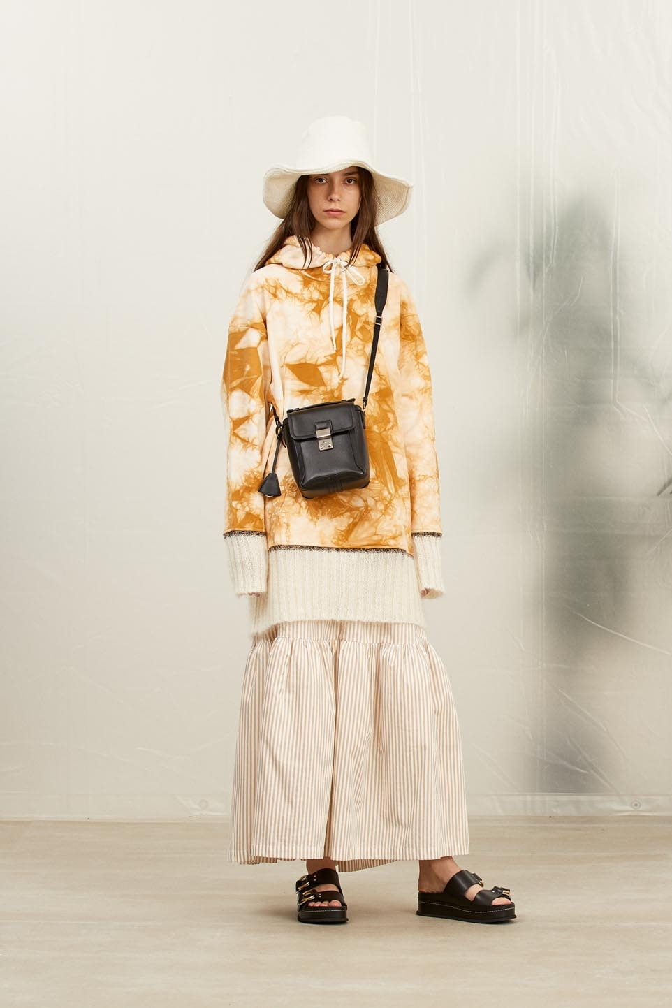 Fashion Week New York Resort 2019 look 32 from the 3.1 Phillip Lim collection 女装
