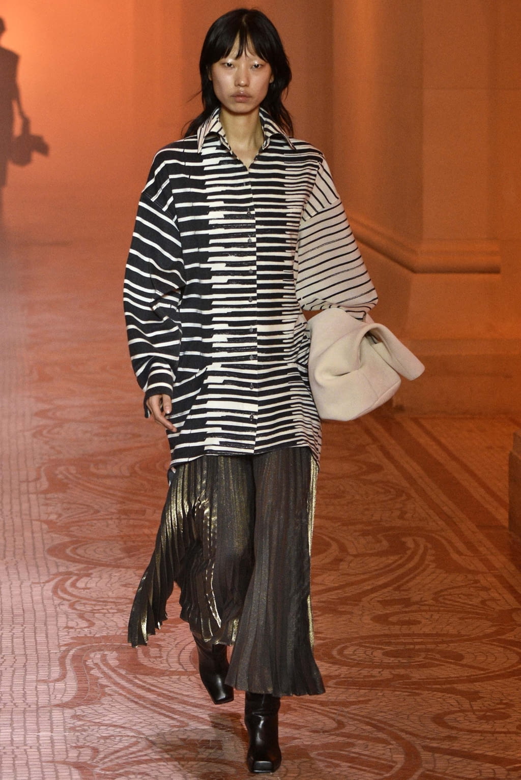 Fashion Week Paris Fall/Winter 2018 look 14 from the Poiret collection womenswear