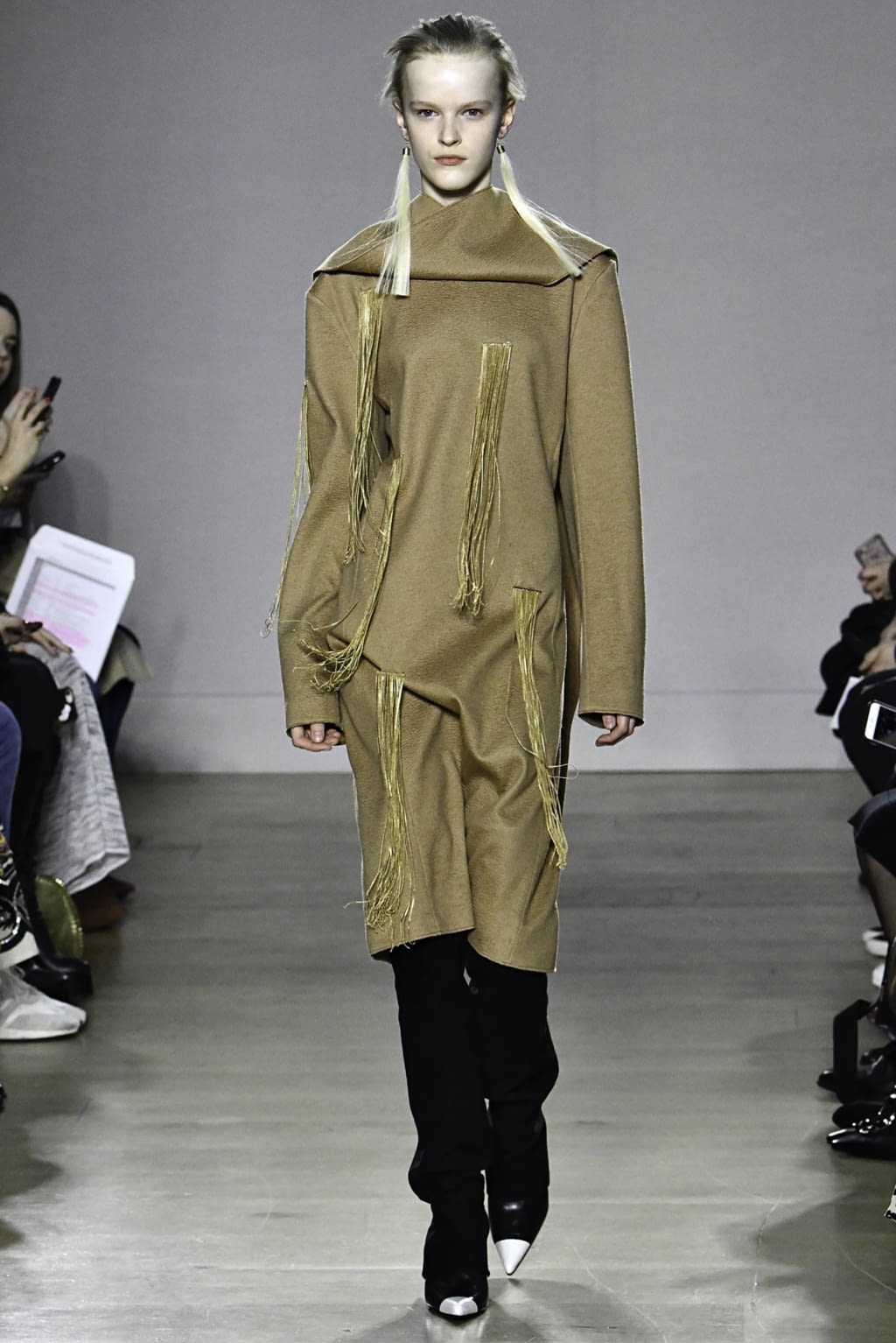 Fashion Week London Fall/Winter 2019 look 12 from the Ports 1961 collection womenswear