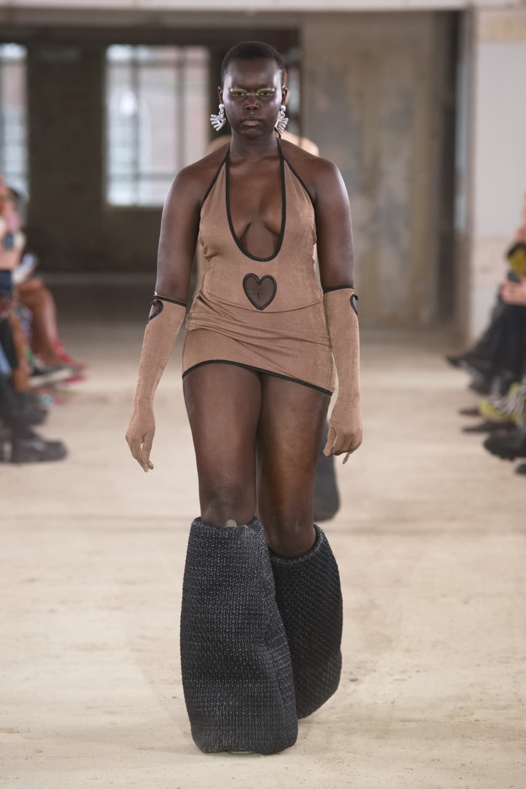 Fashion Week London Fall/Winter 2022 look 9 from the Poster Girl collection womenswear