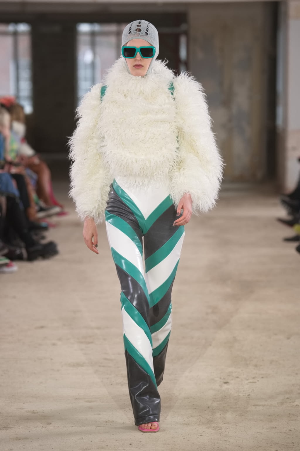 Fashion Week London Fall/Winter 2022 look 25 from the Poster Girl collection womenswear