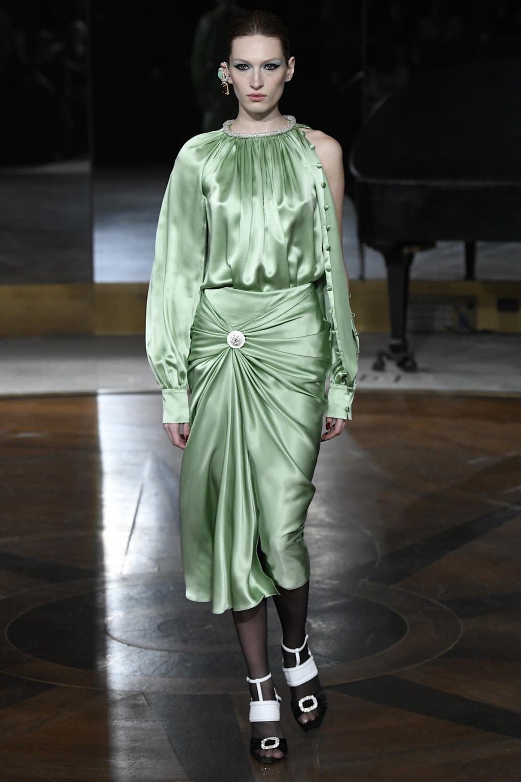 Fashion Week New York Fall/Winter 2020 look 5 from the Prabal Gurung collection womenswear