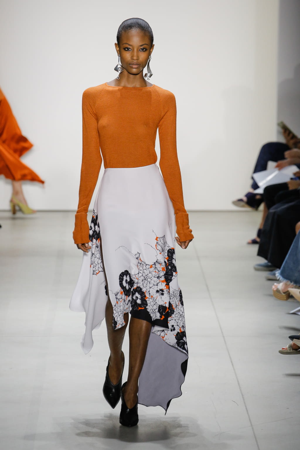 Fashion Week New York Spring/Summer 2017 look 26 from the Prabal Gurung collection womenswear