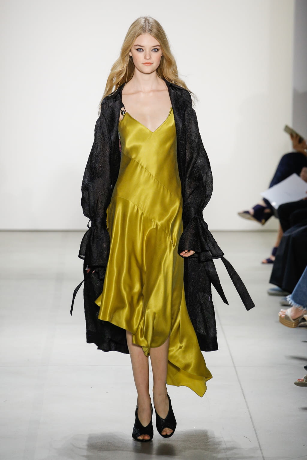 Fashion Week New York Spring/Summer 2017 look 30 from the Prabal Gurung collection womenswear