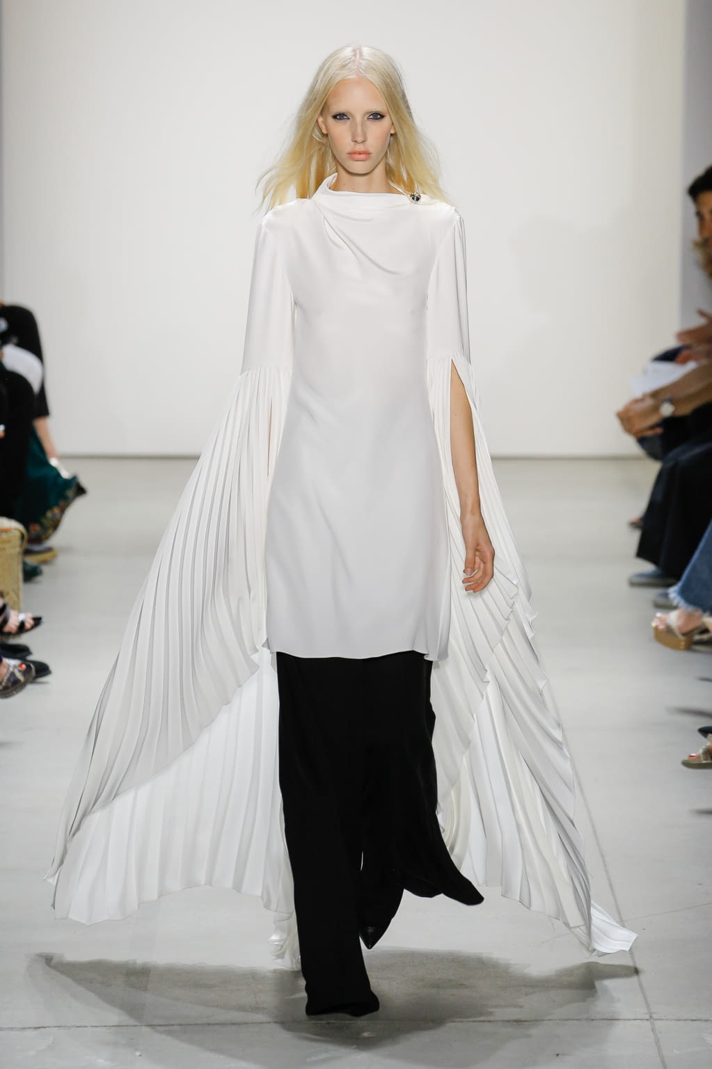 Fashion Week New York Spring/Summer 2017 look 38 from the Prabal Gurung collection womenswear