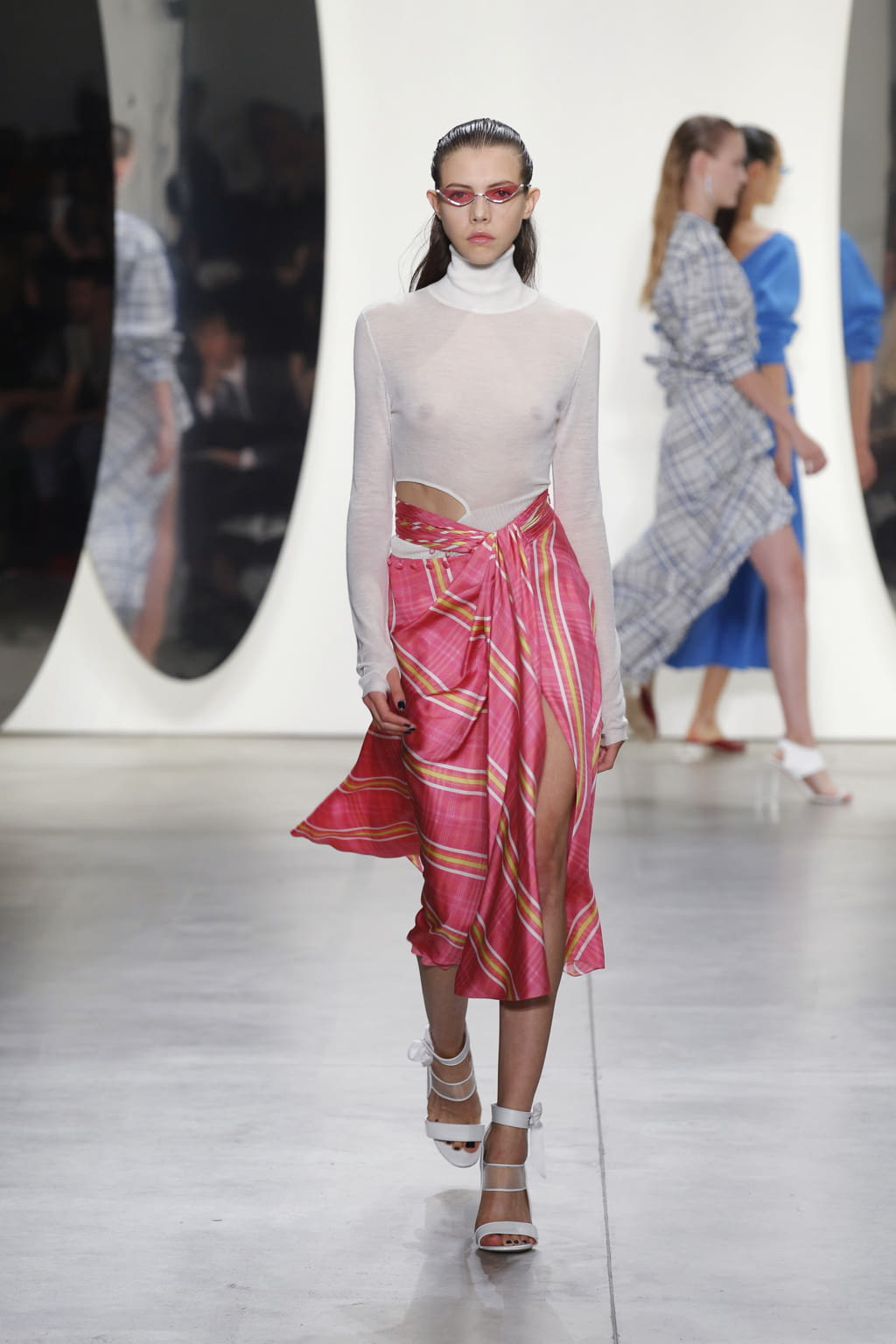 Fashion Week New York Spring/Summer 2018 look 19 from the Prabal Gurung collection womenswear
