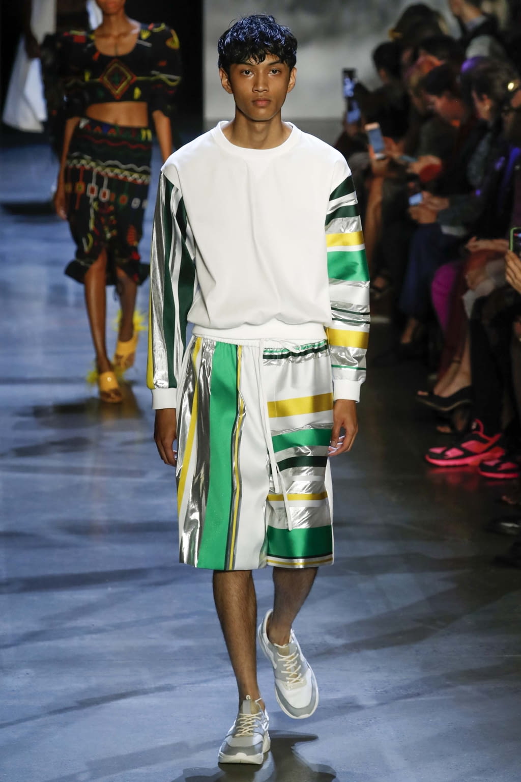 Fashion Week New York Spring/Summer 2019 look 32 from the Prabal Gurung collection 女装