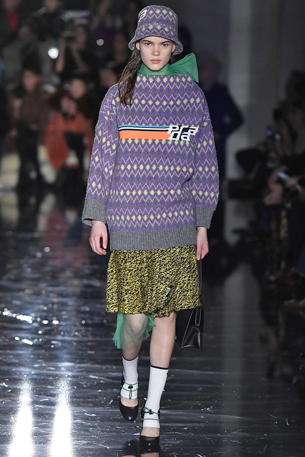 Fashion Week Milan Fall/Winter 2018 look 28 from the Prada collection 女装