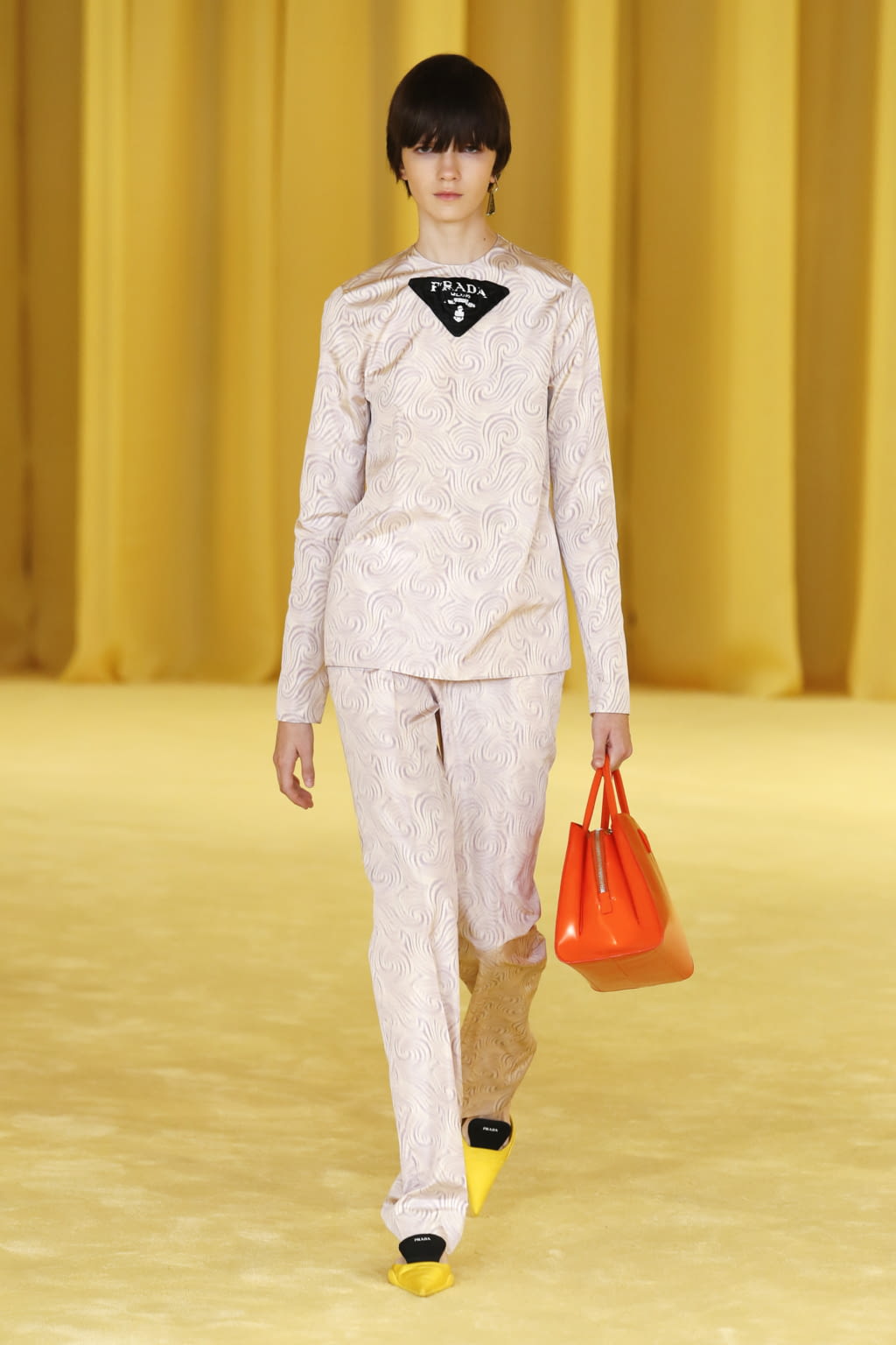 Fashion Week Milan Spring/Summer 2021 look 9 from the Prada collection 女装