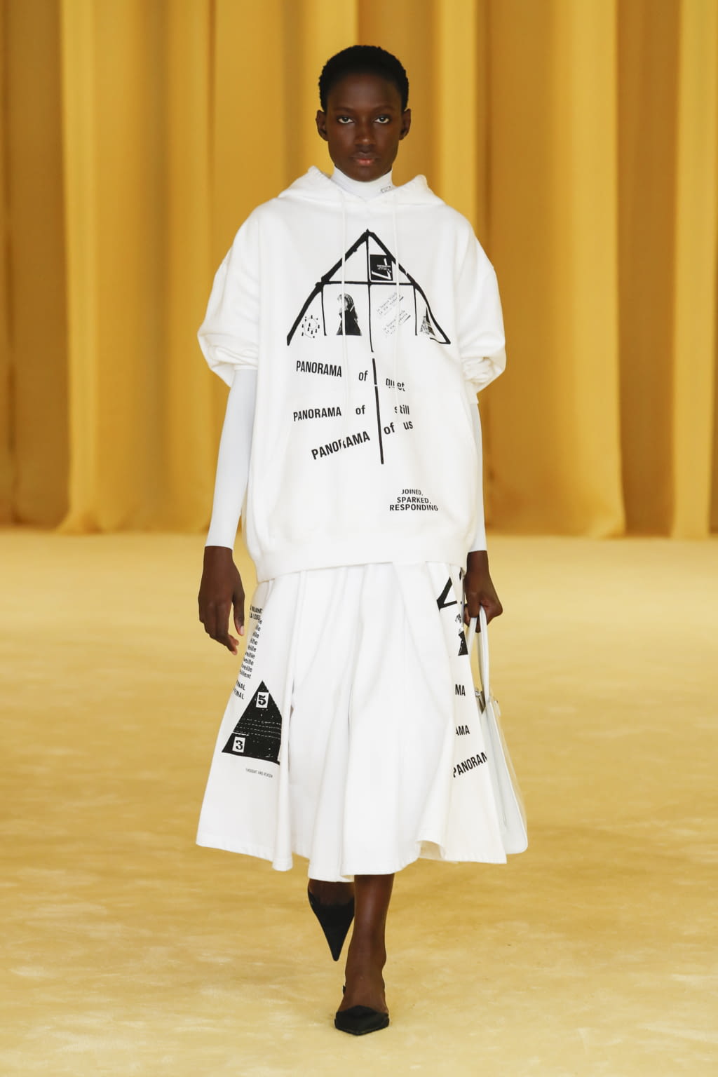 Fashion Week Milan Spring/Summer 2021 look 25 from the Prada collection 女装
