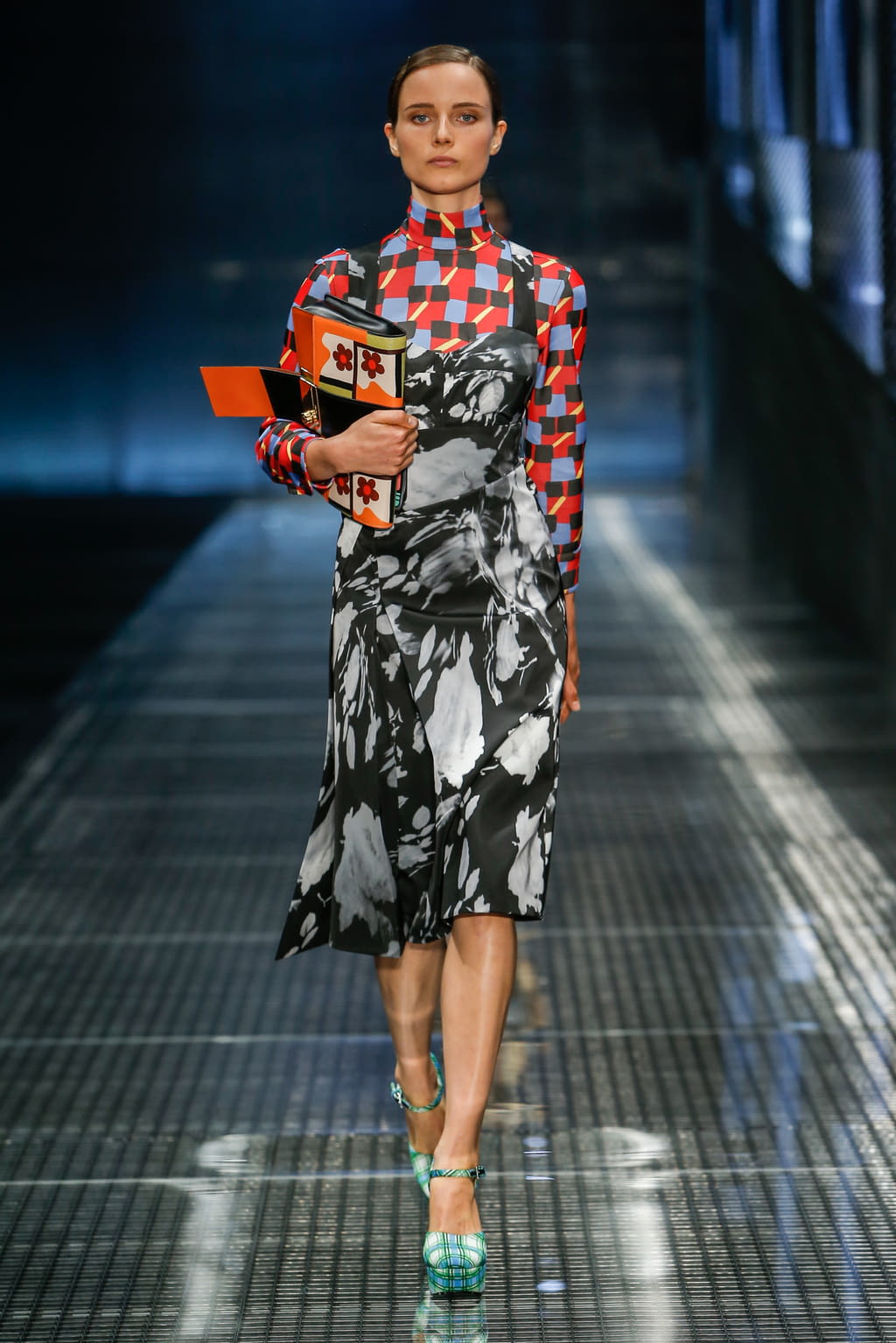 Fashion Week Milan Spring/Summer 2017 look 38 from the Prada collection womenswear