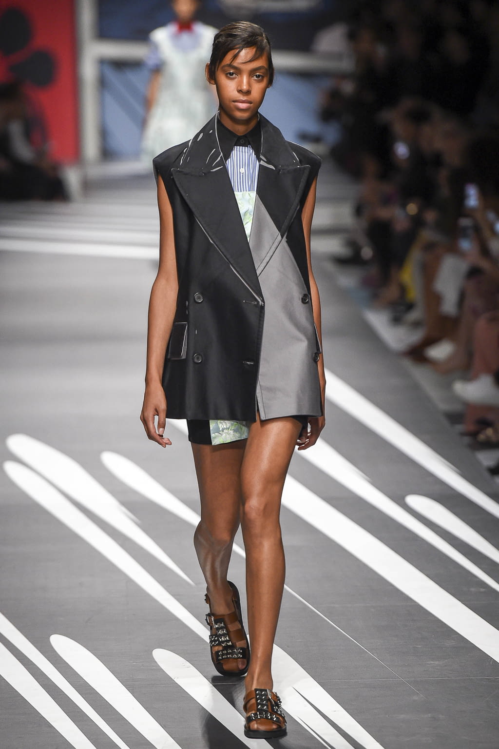 Fashion Week Milan Spring/Summer 2018 look 3 from the Prada collection 女装