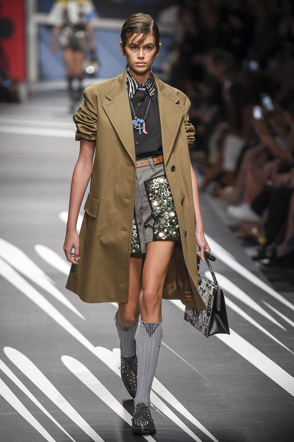 Fashion Week Milan Spring/Summer 2018 look 21 from the Prada collection 女装