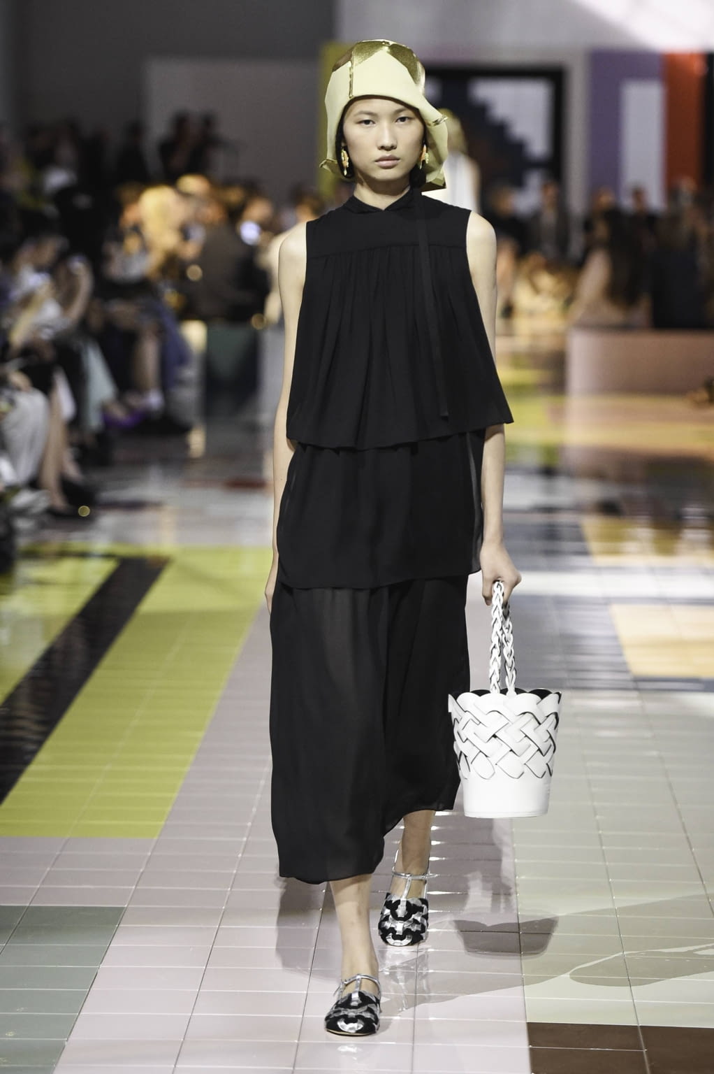 Fashion Week Milan Spring/Summer 2020 look 6 de la collection Prada womenswear