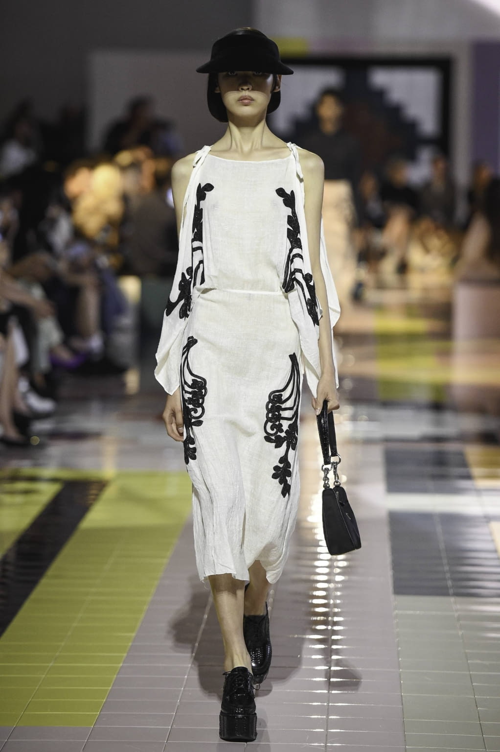 Fashion Week Milan Spring/Summer 2020 look 15 from the Prada collection 女装