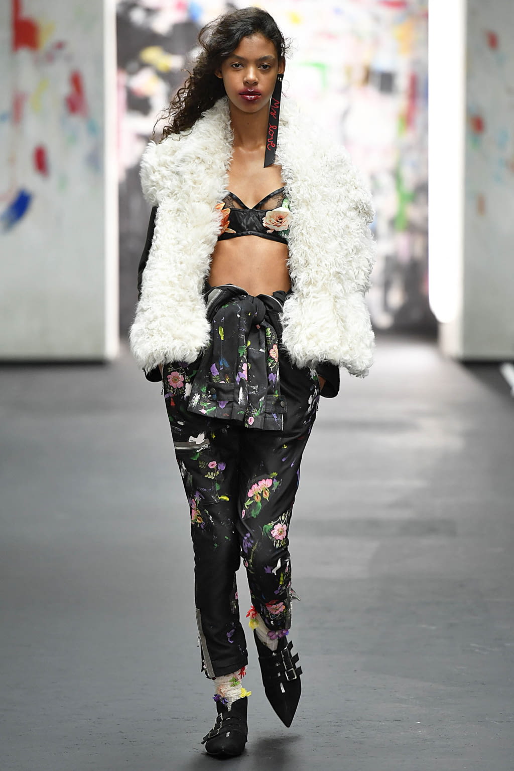 Fashion Week London Fall/Winter 2017 look 8 from the Preen by Thornton Bregazzi collection womenswear