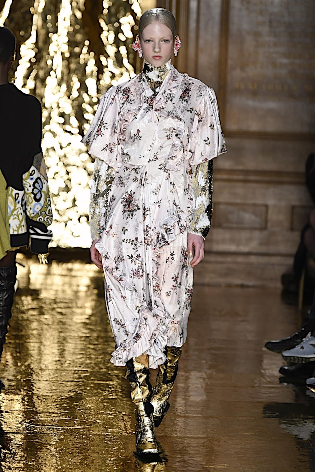 Fashion Week London Fall/Winter 2020 look 21 from the Preen by Thornton Bregazzi collection 女装