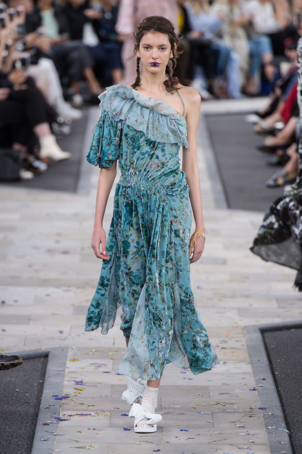 Fashion Week London Spring/Summer 2017 look 34 de la collection Preen by Thornton Bregazzi womenswear