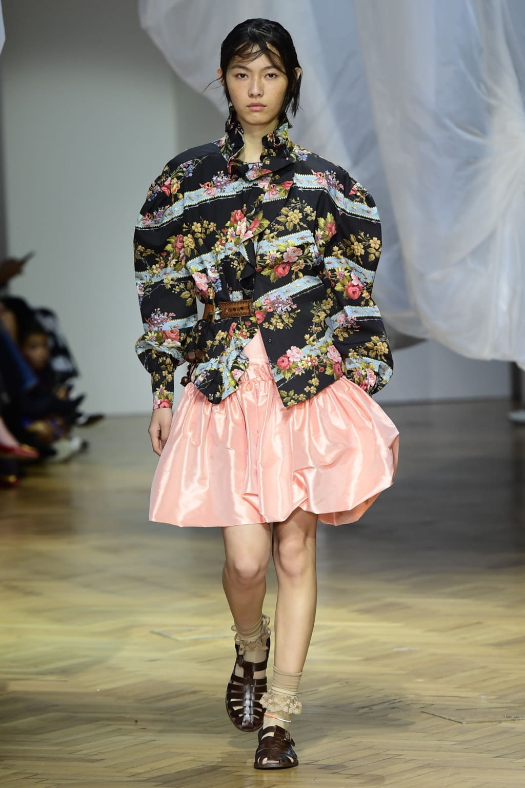 Fashion Week London Spring/Summer 2019 look 28 from the Preen by Thornton Bregazzi collection 女装