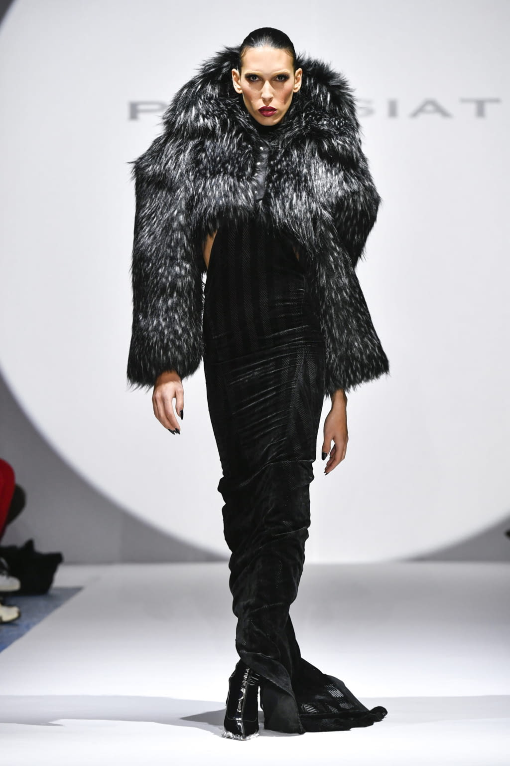 Fashion Week Paris Fall/Winter 2022 look 2 from the Pressiat collection womenswear