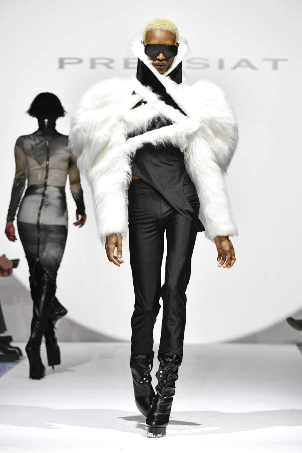 Fashion Week Paris Fall/Winter 2022 look 26 from the Pressiat collection womenswear