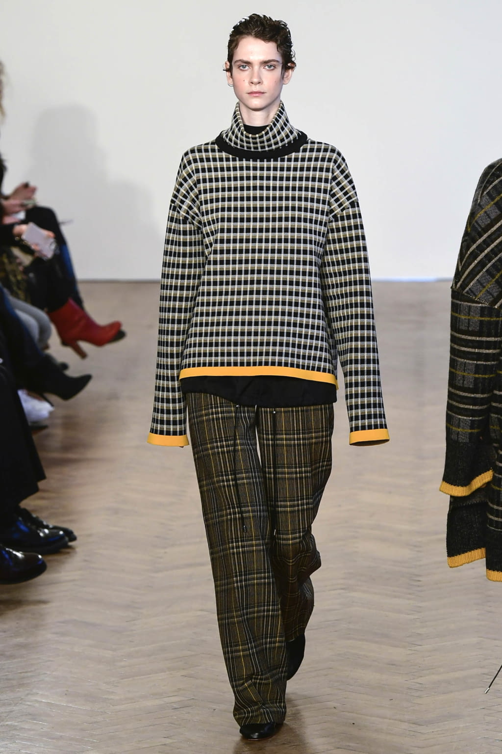 Fashion Week London Fall/Winter 2017 look 17 from the Pringle of Scotland collection womenswear