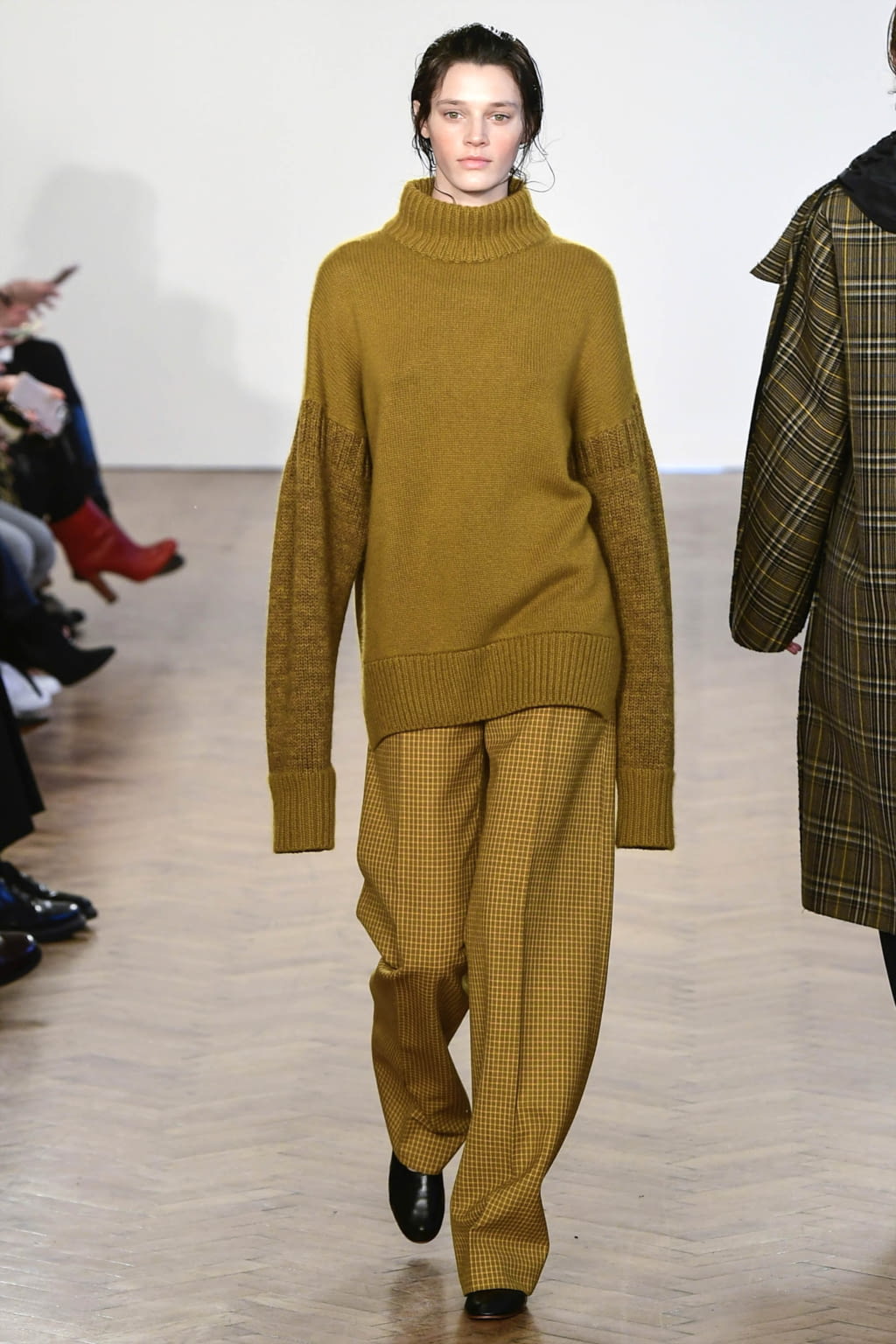 Fashion Week London Fall/Winter 2017 look 19 from the Pringle of Scotland collection womenswear