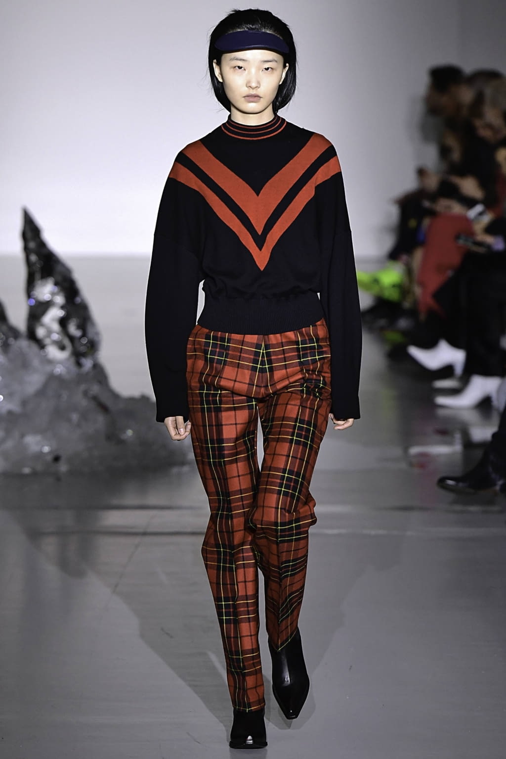 Fashion Week London Fall/Winter 2019 look 12 from the Pringle of Scotland collection womenswear